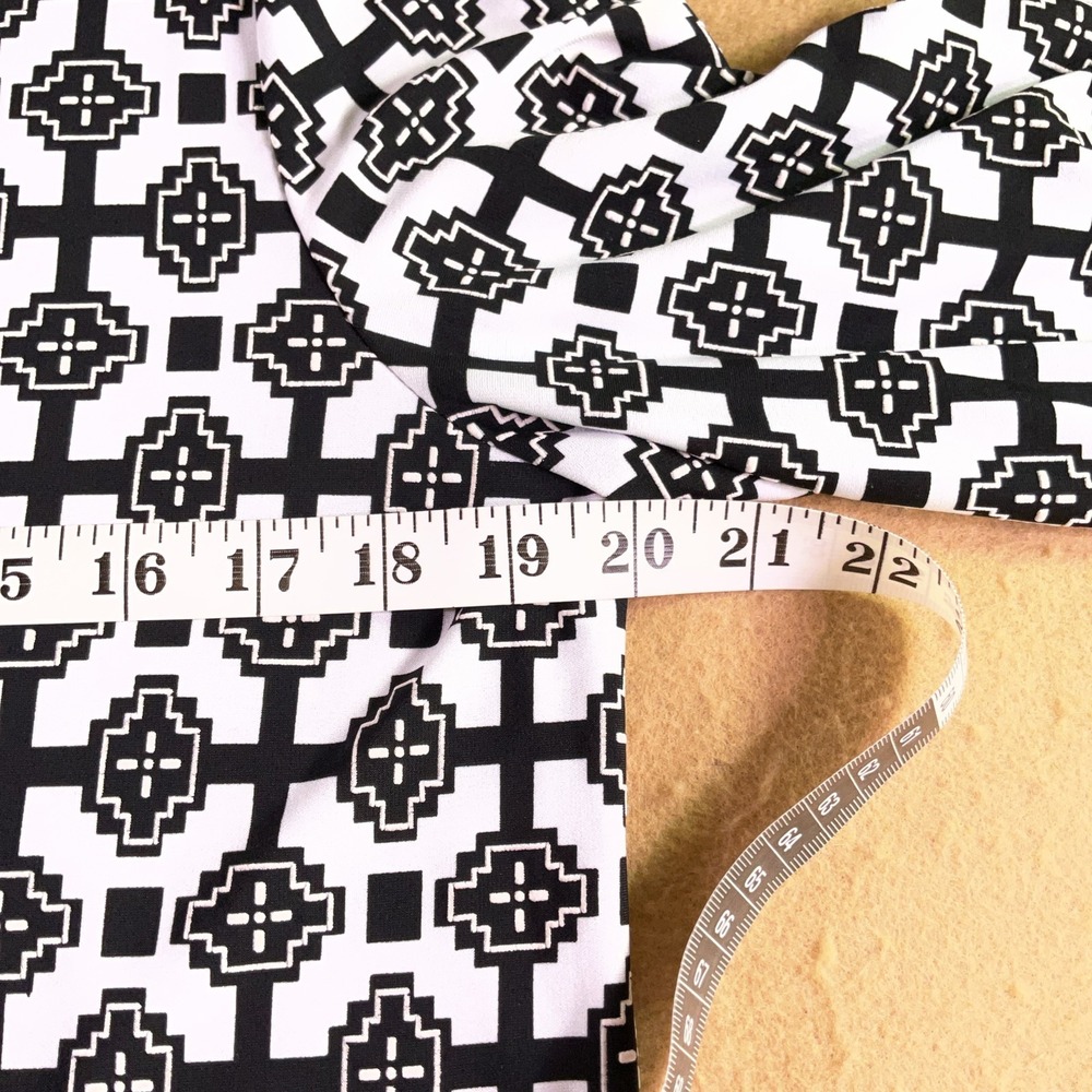 Ruby Rd Women's Medium Black White Geometric Tile Print Ruffle Cuff Knit Top - Picture 7 of 12